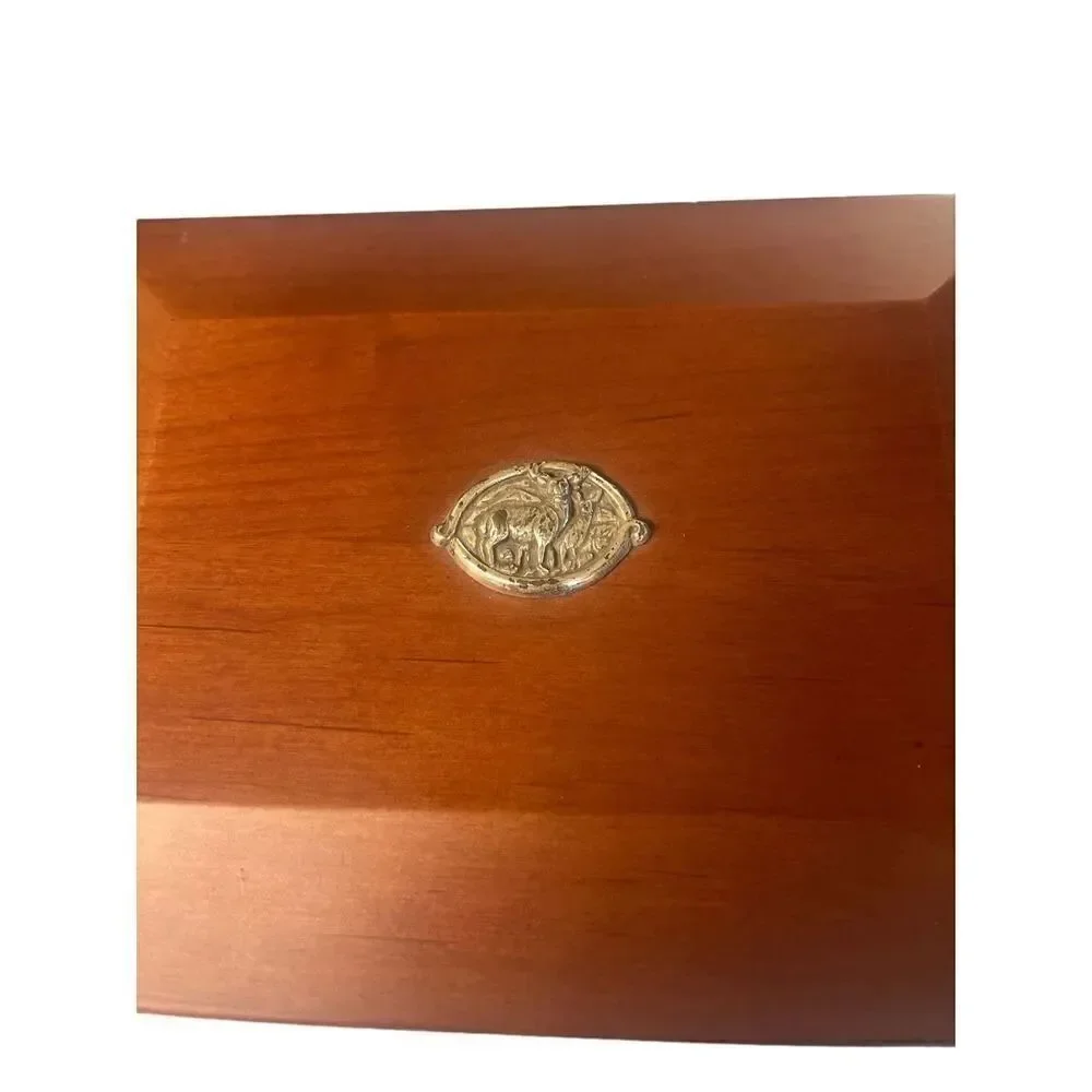 Wood dresser box velvet lines deer emblem